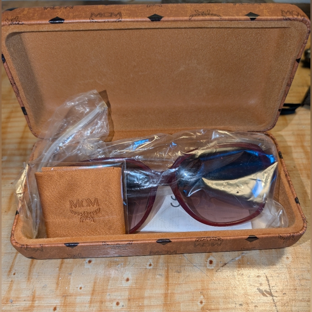 NWT Authentic MCM Bordeaux Rectangular Ladies Dar… - image 2